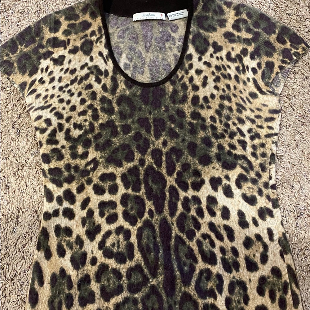 Stunning Neiman Marcus Cashmere Sweater